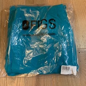 NWT FIGS scrubs yola teal small + TOP casma